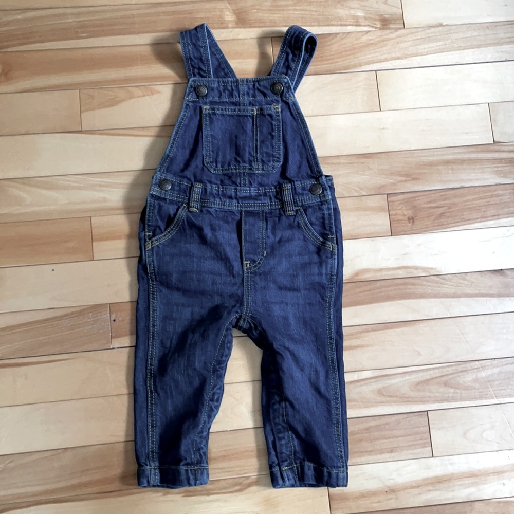 Old Navy boy size 12-18 month overalls